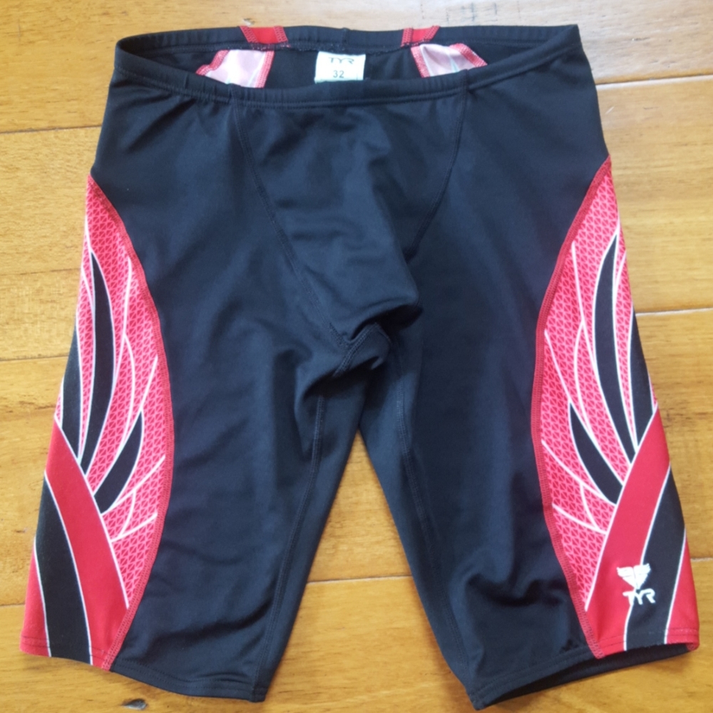 TYR men's swimsuit, size 32